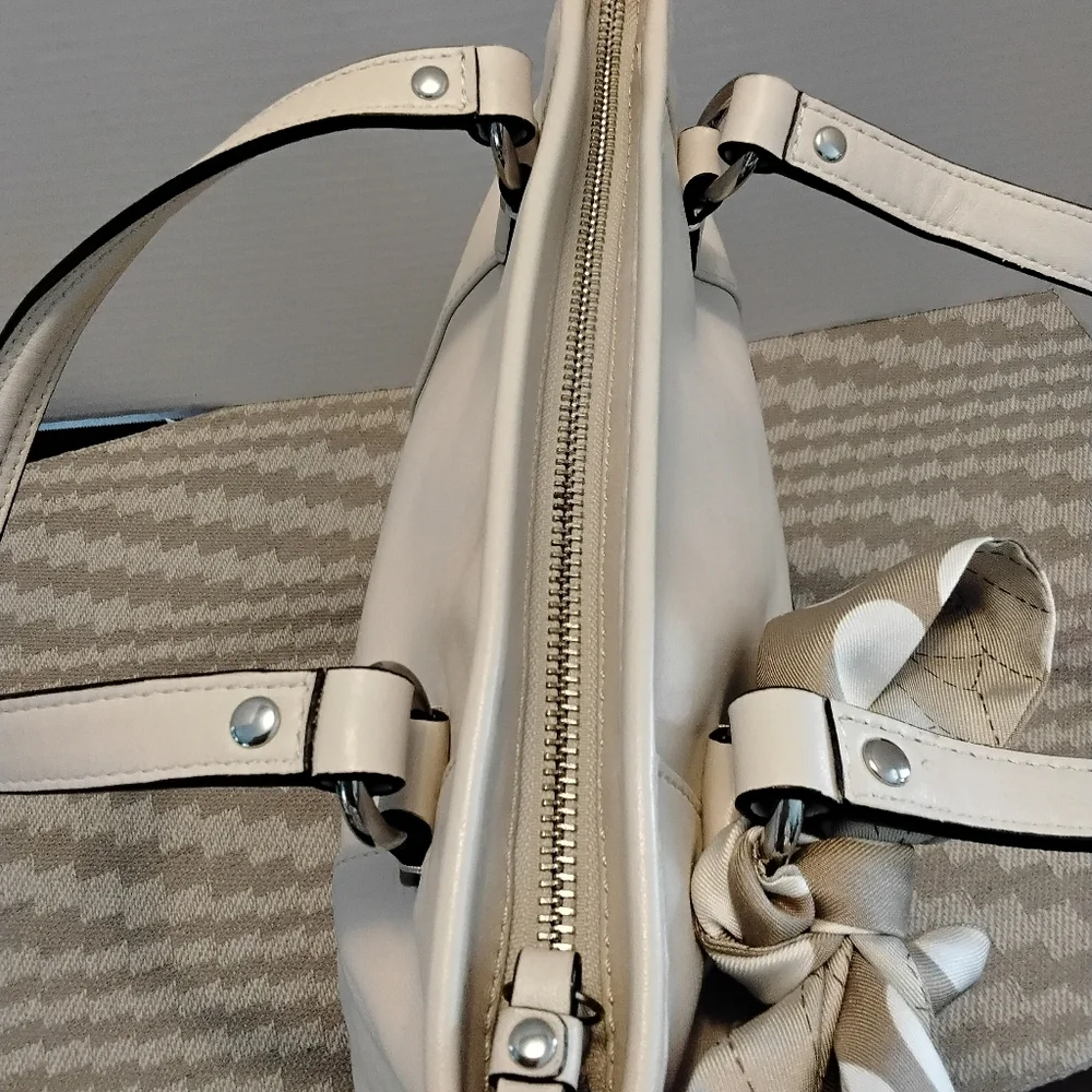 Coach Daisy Mia Cream Leather F-239014 EUC - Picture 8 of 9